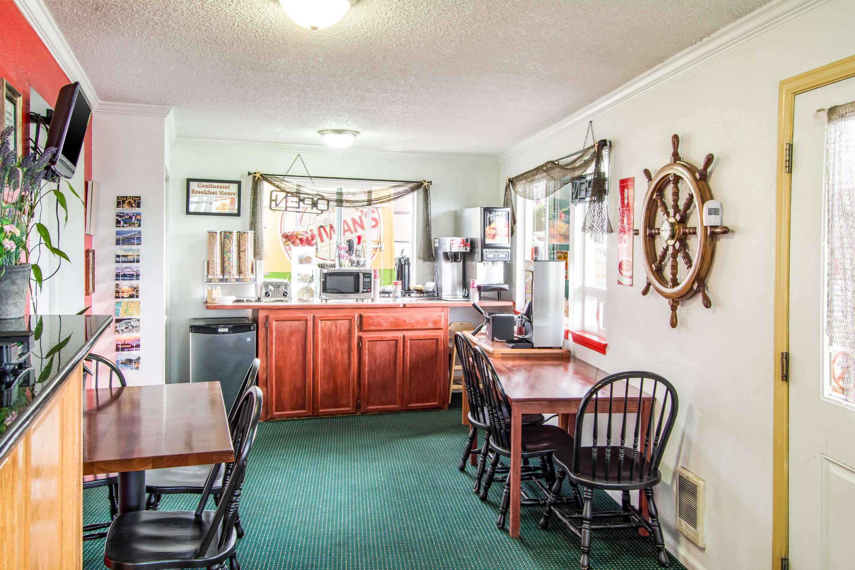 Econo Lodge Tour de Tour de Newport Extérieur photo