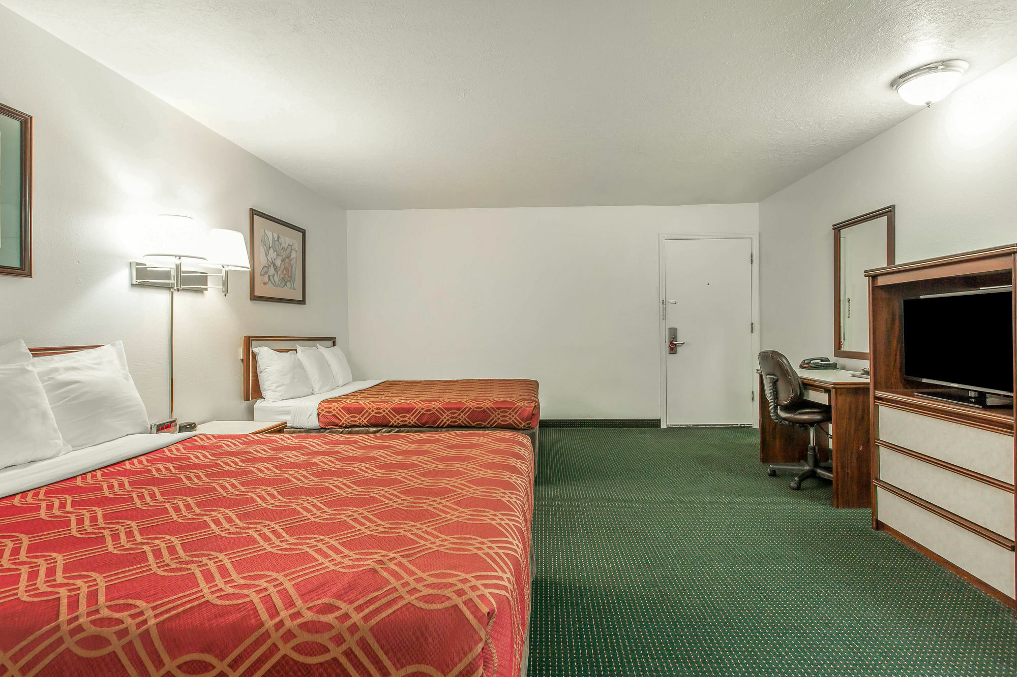 Econo Lodge Tour de Tour de Newport Extérieur photo